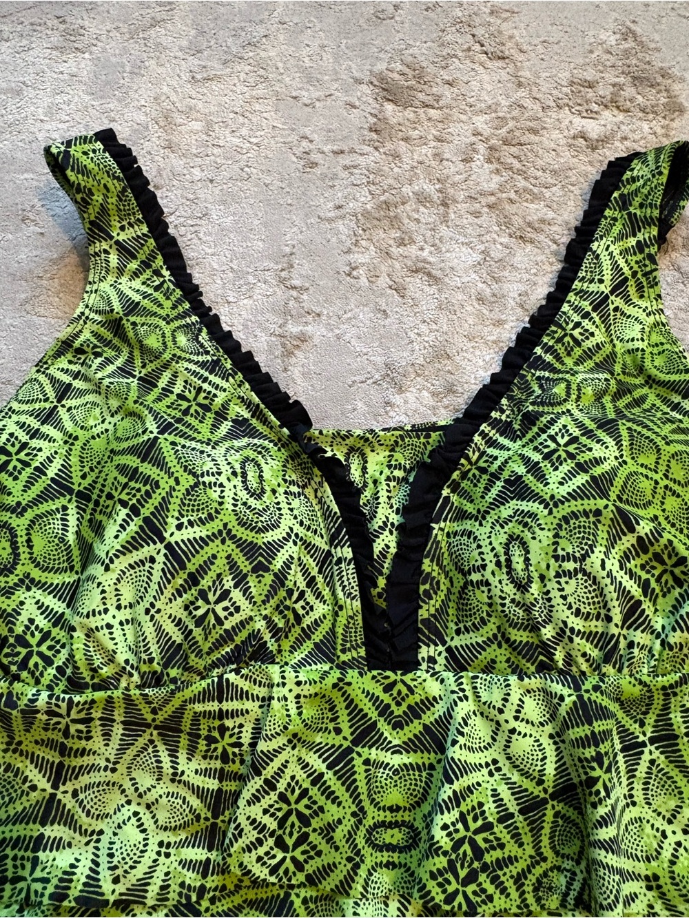 Voglio Green & Black Geometric Floral Tiered Ruffle Tankini Swim Top Size XlArge - Picture 3 of 8